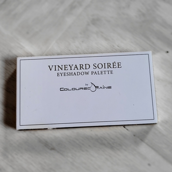 Coloured Raine Vineyard Soiree Shadow Palette - Neutral & Purple Pigments - Picture 2 of 4